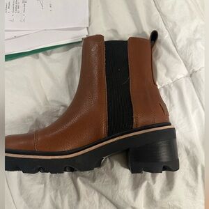 New in box with tags SOREL Joan now chelsea boot sz 7